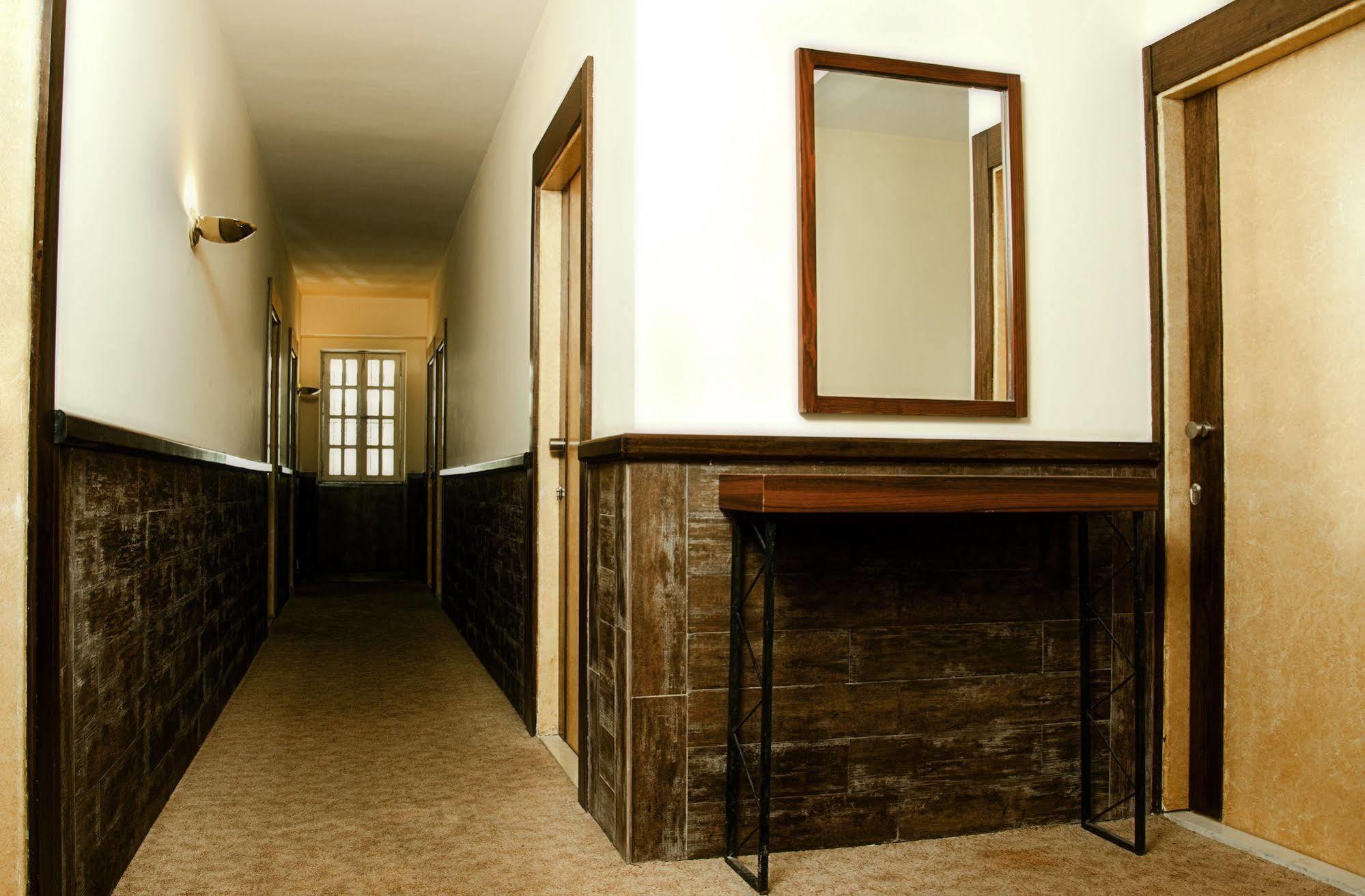 Marble Tower Hotel Beiroet Buitenkant foto